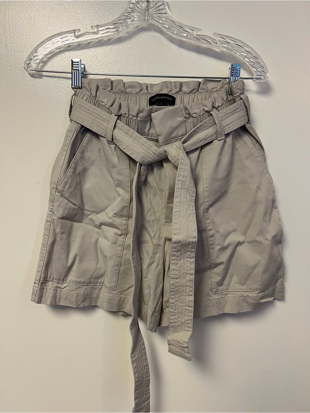 Banana Republic Tie-Waist Women’s Shorts - Light Taupe